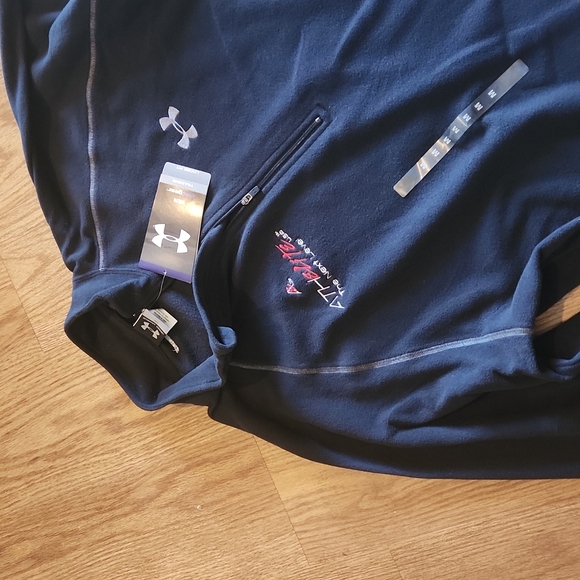 *NWT* Under Armour fleece top - Picture 2 of 10